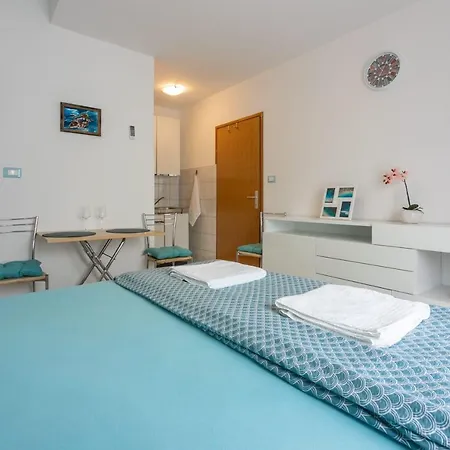 Apartmani Tena Selce Exterior photo