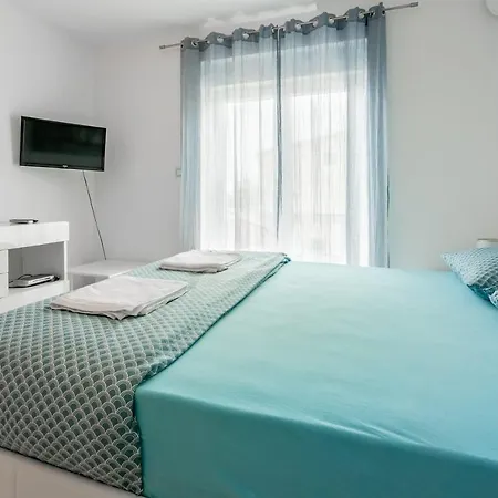 Apartmani Tena Selce Exterior photo