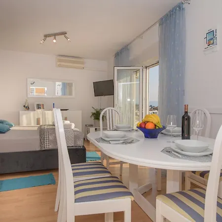 Apartmani Tena Selce Exterior photo