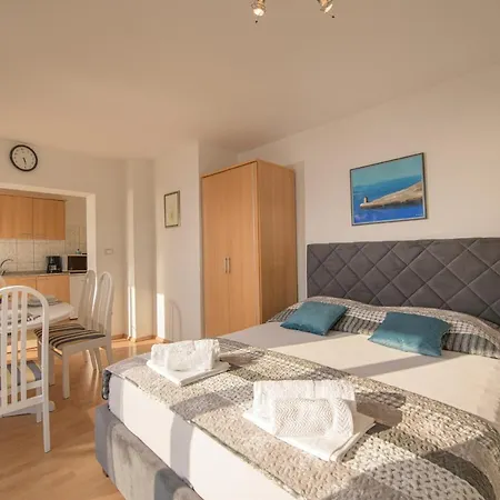 Apartmani Tena Selce Exterior photo