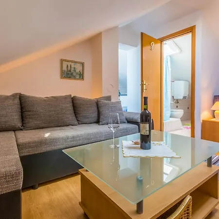 Apartmani Tena Selce Exterior photo